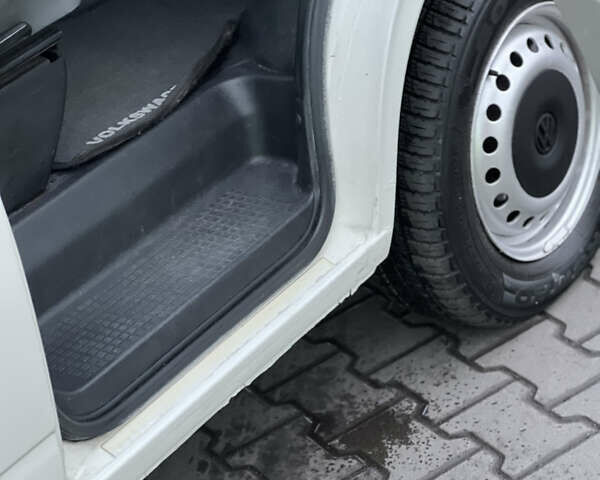 Белый Фольксваген Transporter, объемом двигателя 2.5 л и пробегом 250 тыс. км за 5999 $, фото 11 на Automoto.ua