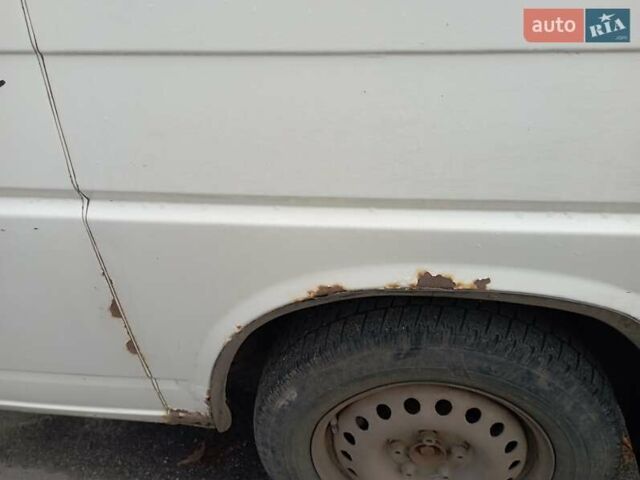 Белый Фольксваген Transporter, объемом двигателя 2.5 л и пробегом 487 тыс. км за 4999 $, фото 3 на Automoto.ua