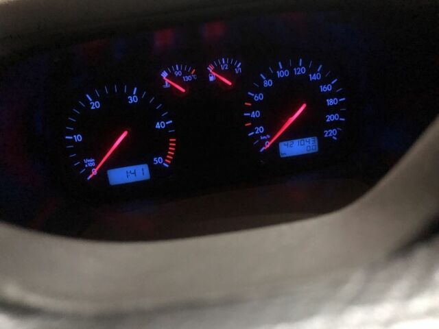 Білий Фольксваген Transporter, об'ємом двигуна 2.5 л та пробігом 421 тис. км за 5864 $, фото 7 на Automoto.ua