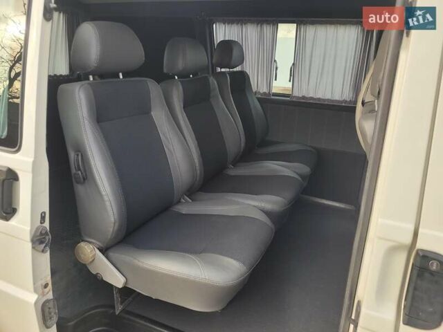 Белый Фольксваген Transporter, объемом двигателя 2.5 л и пробегом 441 тыс. км за 7550 $, фото 62 на Automoto.ua