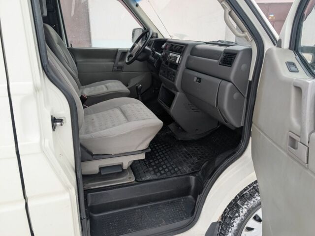 Белый Фольксваген Transporter, объемом двигателя 2.5 л и пробегом 350 тыс. км за 6000 $, фото 7 на Automoto.ua