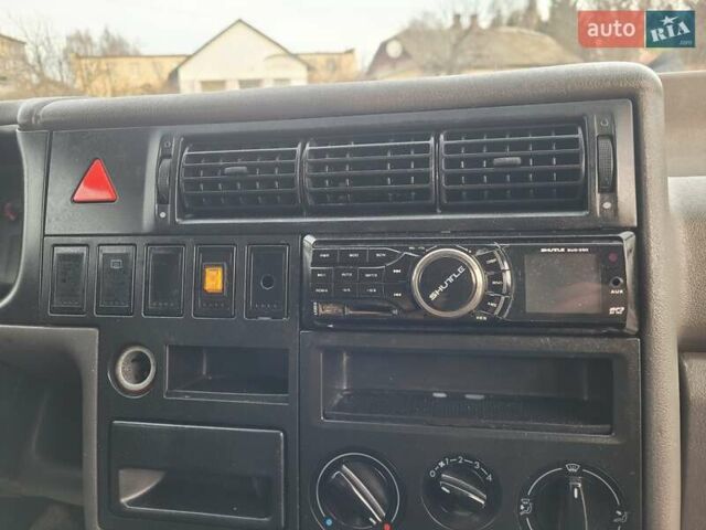 Белый Фольксваген Transporter, объемом двигателя 2.5 л и пробегом 441 тыс. км за 7550 $, фото 65 на Automoto.ua