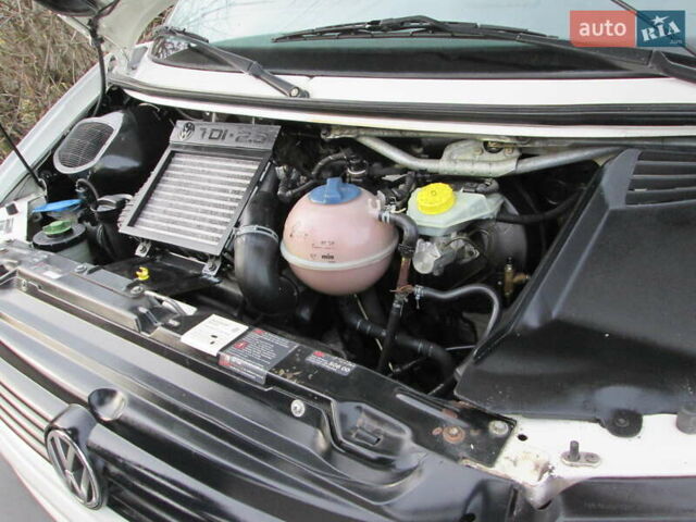 Белый Фольксваген Transporter, объемом двигателя 2.5 л и пробегом 441 тыс. км за 7550 $, фото 6 на Automoto.ua