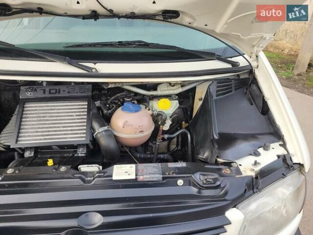 Белый Фольксваген Transporter, объемом двигателя 2.5 л и пробегом 441 тыс. км за 7550 $, фото 43 на Automoto.ua