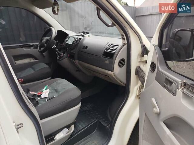 Белый Фольксваген Transporter, объемом двигателя 2.5 л и пробегом 242 тыс. км за 7000 $, фото 14 на Automoto.ua