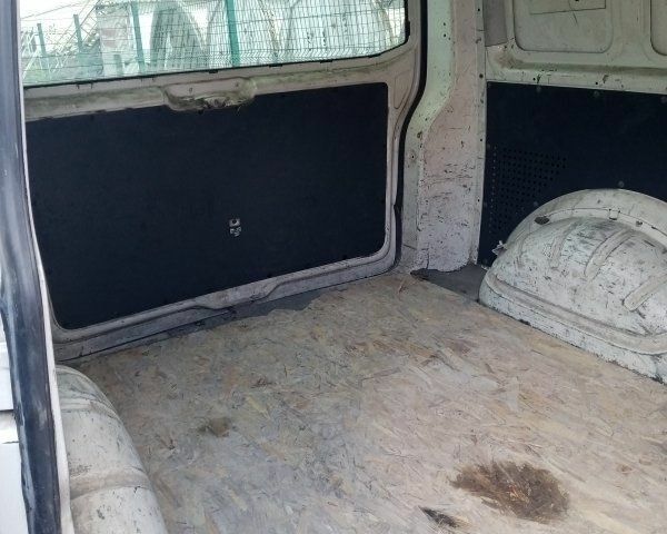 Белый Фольксваген Transporter, объемом двигателя 1.9 л и пробегом 380 тыс. км за 5800 $, фото 7 на Automoto.ua