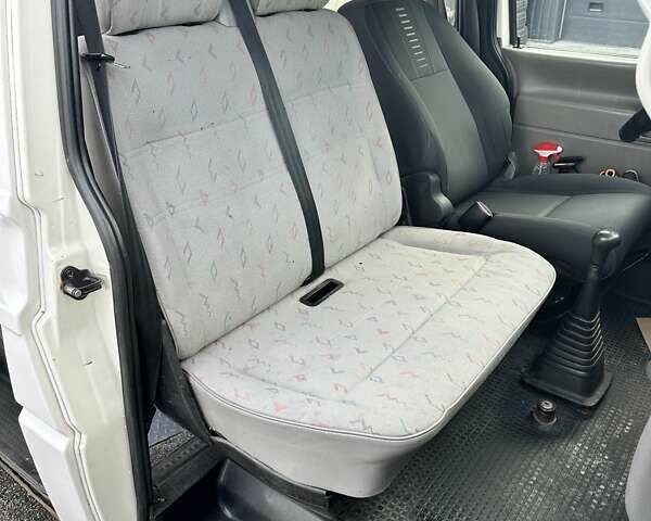 Білий Фольксваген Transporter, об'ємом двигуна 2.5 л та пробігом 300 тис. км за 5200 $, фото 20 на Automoto.ua