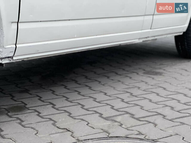 Белый Фольксваген Transporter, объемом двигателя 2.5 л и пробегом 250 тыс. км за 5999 $, фото 6 на Automoto.ua