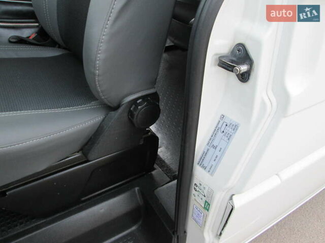 Белый Фольксваген Transporter, объемом двигателя 2.5 л и пробегом 441 тыс. км за 7550 $, фото 22 на Automoto.ua