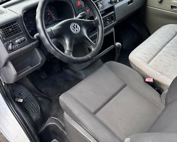 Білий Фольксваген Transporter, об'ємом двигуна 2.5 л та пробігом 300 тис. км за 5200 $, фото 24 на Automoto.ua