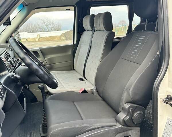 Білий Фольксваген Transporter, об'ємом двигуна 2.5 л та пробігом 300 тис. км за 5200 $, фото 12 на Automoto.ua