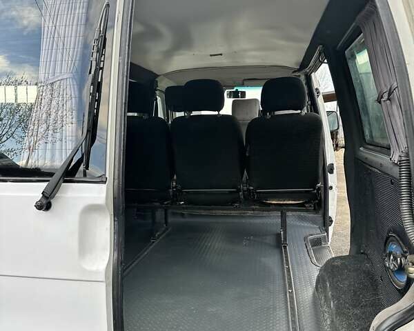 Білий Фольксваген Transporter, об'ємом двигуна 2.5 л та пробігом 300 тис. км за 5200 $, фото 14 на Automoto.ua