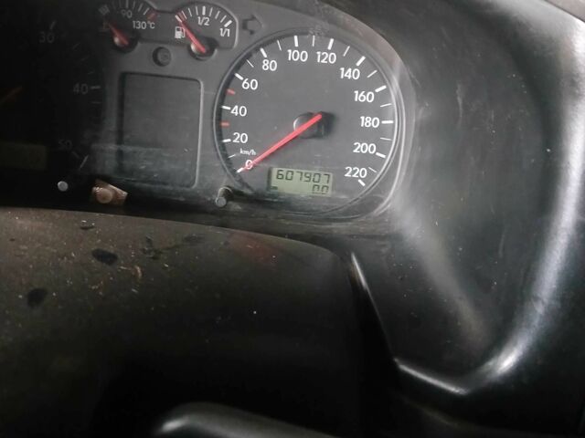 Белый Фольксваген Transporter, объемом двигателя 2.5 л и пробегом 607 тыс. км за 1700 $, фото 1 на Automoto.ua