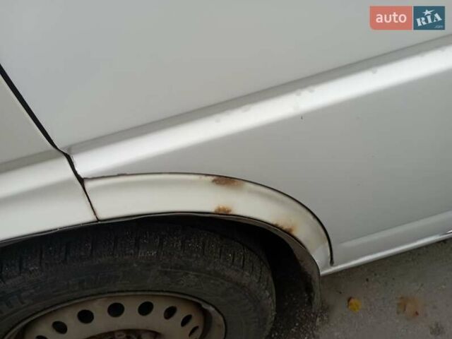 Белый Фольксваген Transporter, объемом двигателя 2.5 л и пробегом 487 тыс. км за 4999 $, фото 1 на Automoto.ua