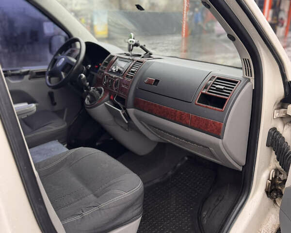 Білий Фольксваген Transporter, об'ємом двигуна 1.9 л та пробігом 420 тис. км за 7000 $, фото 9 на Automoto.ua