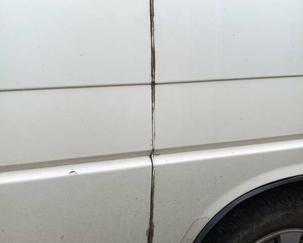 Білий Фольксваген Transporter, об'ємом двигуна 2.5 л та пробігом 459 тис. км за 5300 $, фото 3 на Automoto.ua