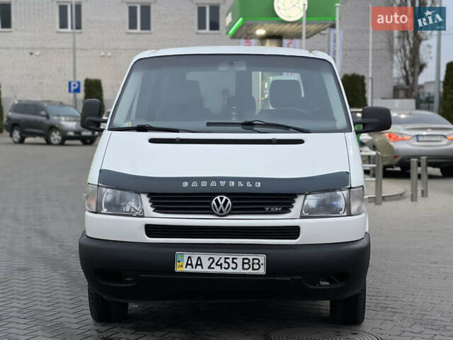 Белый Фольксваген Transporter, объемом двигателя 2.5 л и пробегом 250 тыс. км за 5999 $, фото 1 на Automoto.ua