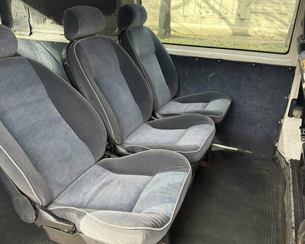 Білий Фольксваген Transporter, об'ємом двигуна 2.5 л та пробігом 445 тис. км за 7300 $, фото 14 на Automoto.ua