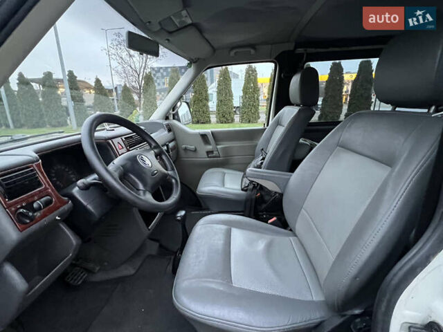 Белый Фольксваген Transporter, объемом двигателя 2.5 л и пробегом 250 тыс. км за 5999 $, фото 15 на Automoto.ua
