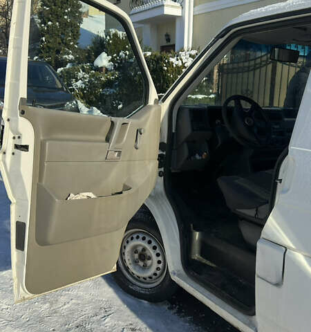 Белый Фольксваген Transporter, объемом двигателя 2.46 л и пробегом 527 тыс. км за 7500 $, фото 6 на Automoto.ua