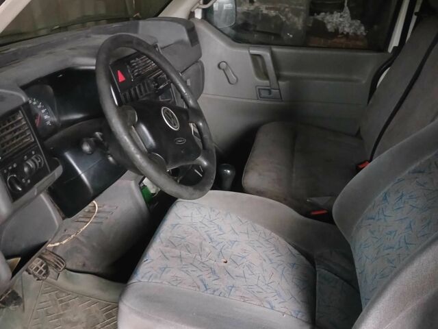 Белый Фольксваген Transporter, объемом двигателя 2.5 л и пробегом 607 тыс. км за 1700 $, фото 2 на Automoto.ua