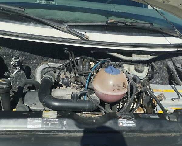 Белый Фольксваген Transporter, объемом двигателя 2.5 л и пробегом 475 тыс. км за 6000 $, фото 5 на Automoto.ua