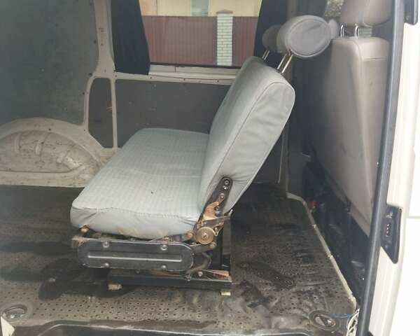 Белый Фольксваген Transporter, объемом двигателя 2.5 л и пробегом 298 тыс. км за 7400 $, фото 20 на Automoto.ua