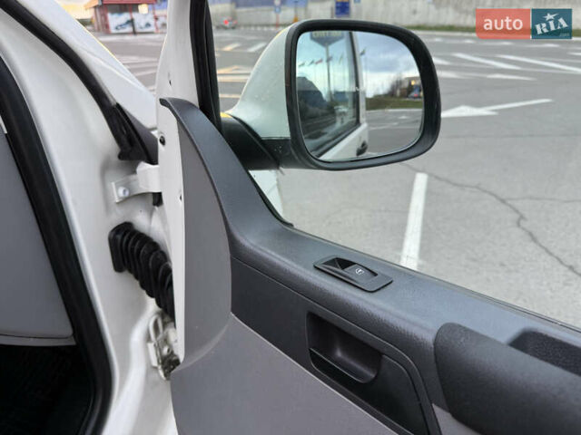 Белый Фольксваген Transporter, объемом двигателя 2.5 л и пробегом 270 тыс. км за 9800 $, фото 14 на Automoto.ua