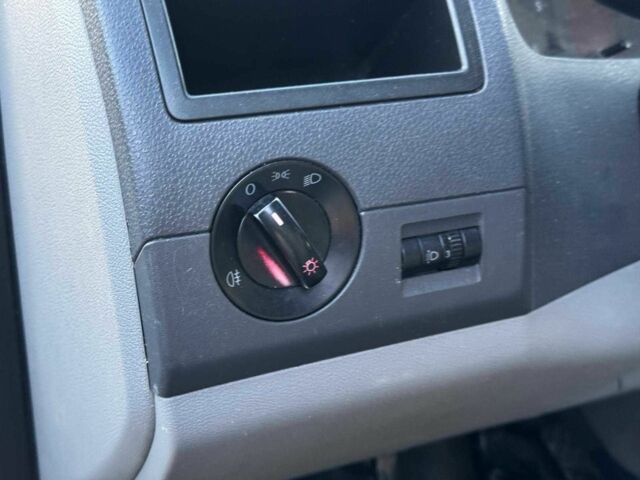 Белый Фольксваген Transporter, объемом двигателя 2.5 л и пробегом 281 тыс. км за 5990 $, фото 8 на Automoto.ua