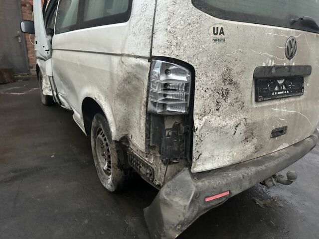 Белый Фольксваген Transporter, объемом двигателя 1.9 л и пробегом 433 тыс. км за 3350 $, фото 5 на Automoto.ua