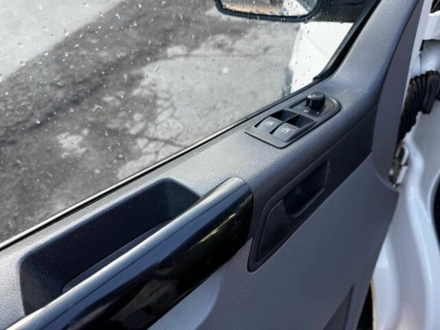 Белый Фольксваген Transporter, объемом двигателя 2.5 л и пробегом 281 тыс. км за 5990 $, фото 7 на Automoto.ua