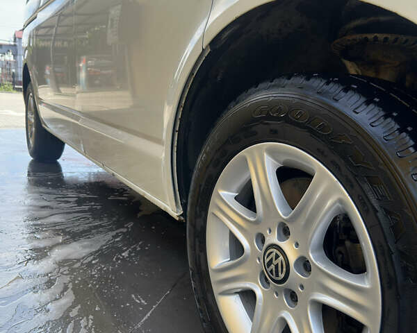 Белый Фольксваген Transporter, объемом двигателя 2.46 л и пробегом 365 тыс. км за 8200 $, фото 3 на Automoto.ua