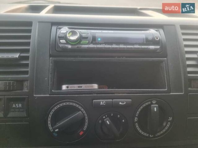 Білий Фольксваген Transporter, об'ємом двигуна 2.46 л та пробігом 460 тис. км за 6900 $, фото 7 на Automoto.ua