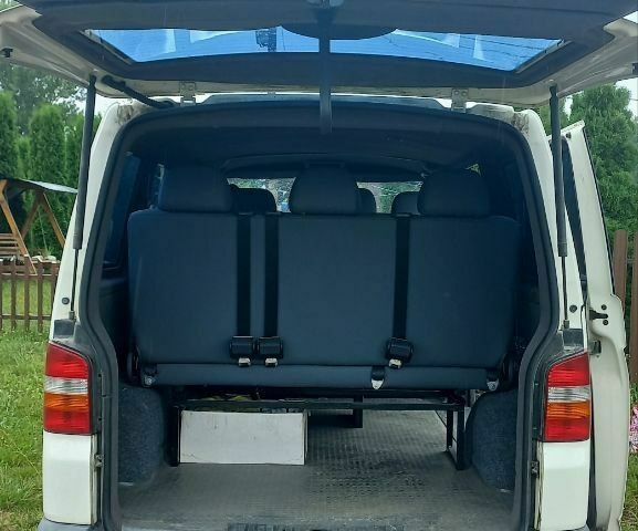 Білий Фольксваген Transporter, об'ємом двигуна 1.9 л та пробігом 300 тис. км за 5838 $, фото 1 на Automoto.ua