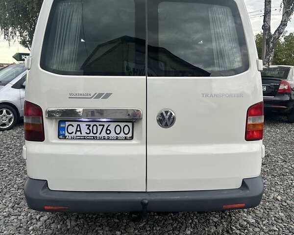 Белый Фольксваген Transporter, объемом двигателя 2.5 л и пробегом 457 тыс. км за 7300 $, фото 1 на Automoto.ua