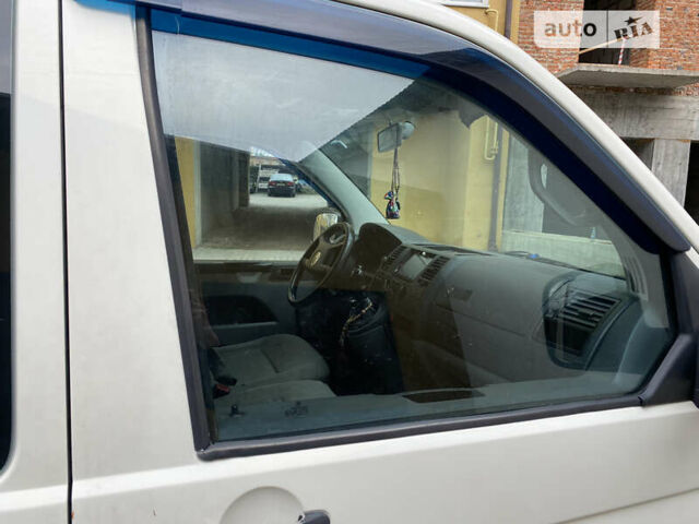 Белый Фольксваген Transporter, объемом двигателя 2.4 л и пробегом 292 тыс. км за 6000 $, фото 2 на Automoto.ua