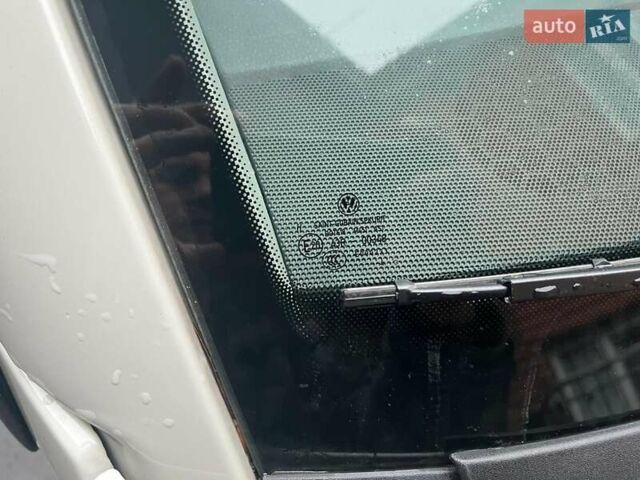 Білий Фольксваген Transporter, об'ємом двигуна 1.9 л та пробігом 250 тис. км за 10500 $, фото 12 на Automoto.ua