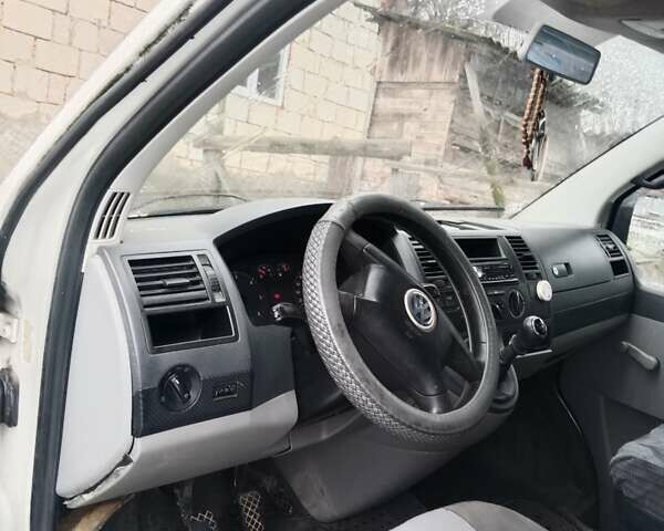 Білий Фольксваген Transporter, об'ємом двигуна 1.9 л та пробігом 235 тис. км за 5200 $, фото 2 на Automoto.ua