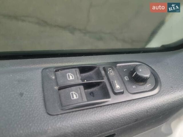 Білий Фольксваген Transporter, об'ємом двигуна 2.46 л та пробігом 460 тис. км за 6900 $, фото 5 на Automoto.ua