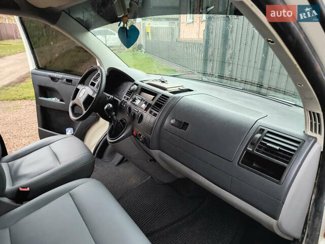 Белый Фольксваген Transporter, объемом двигателя 1.9 л и пробегом 530 тыс. км за 5800 $, фото 3 на Automoto.ua