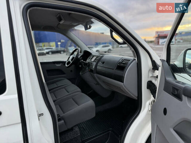 Белый Фольксваген Transporter, объемом двигателя 2.5 л и пробегом 270 тыс. км за 9800 $, фото 13 на Automoto.ua
