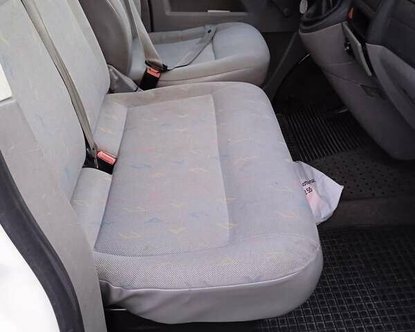 Білий Фольксваген Transporter, об'ємом двигуна 1.9 л та пробігом 382 тис. км за 7500 $, фото 4 на Automoto.ua