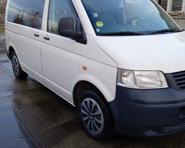 Білий Фольксваген Transporter, об'ємом двигуна 1.9 л та пробігом 382 тис. км за 7500 $, фото 1 на Automoto.ua