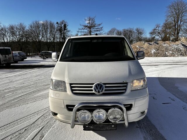 Білий Фольксваген Transporter, об'ємом двигуна 2.5 л та пробігом 290 тис. км за 8100 $, фото 1 на Automoto.ua