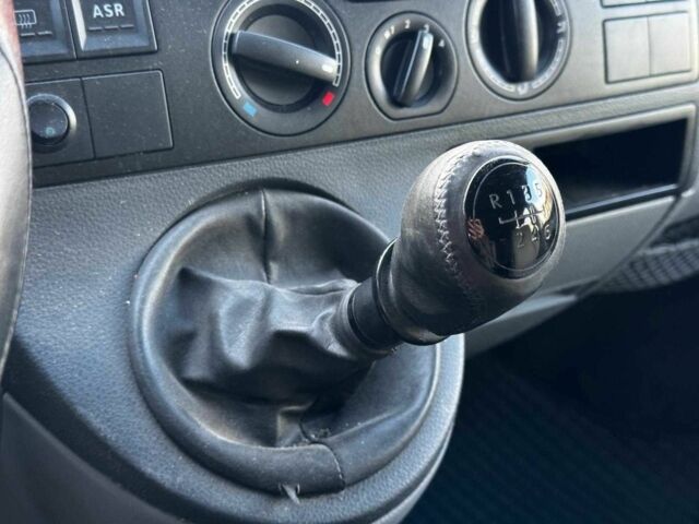 Белый Фольксваген Transporter, объемом двигателя 2.5 л и пробегом 281 тыс. км за 5990 $, фото 11 на Automoto.ua