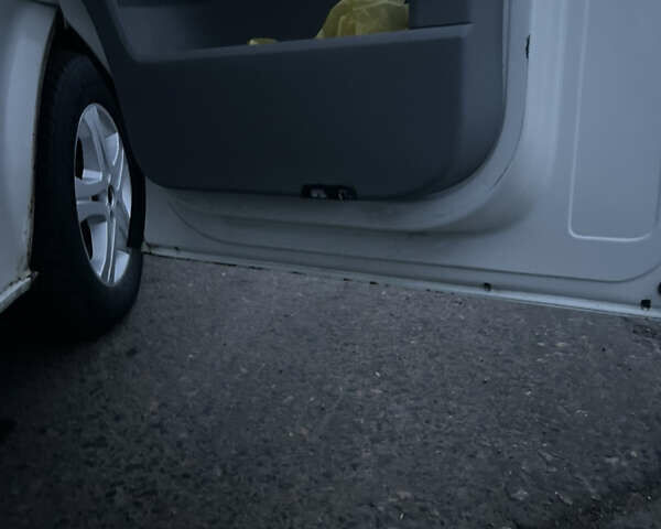 Белый Фольксваген Transporter, объемом двигателя 0 л и пробегом 410 тыс. км за 8500 $, фото 7 на Automoto.ua