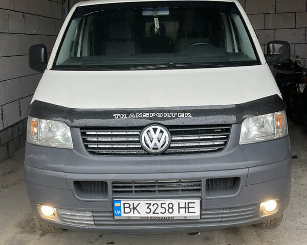 Белый Фольксваген Transporter, объемом двигателя 1.9 л и пробегом 272 тыс. км за 7500 $, фото 1 на Automoto.ua