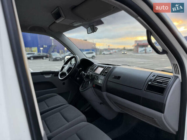 Белый Фольксваген Transporter, объемом двигателя 2.5 л и пробегом 270 тыс. км за 9800 $, фото 15 на Automoto.ua