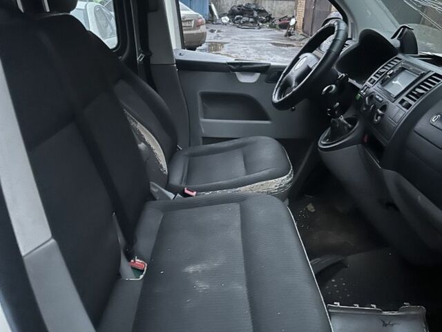 Белый Фольксваген Transporter, объемом двигателя 1.9 л и пробегом 433 тыс. км за 3350 $, фото 6 на Automoto.ua