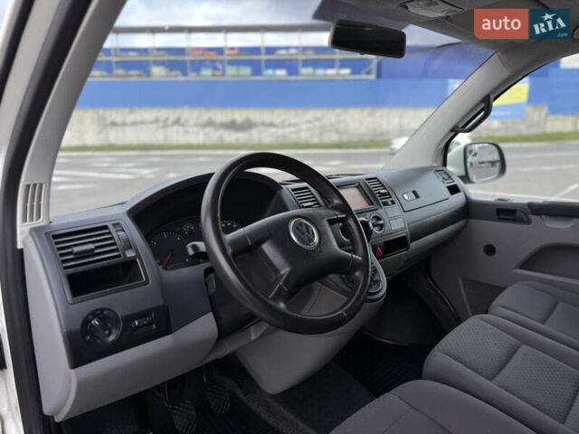 Белый Фольксваген Transporter, объемом двигателя 2.5 л и пробегом 270 тыс. км за 9800 $, фото 10 на Automoto.ua